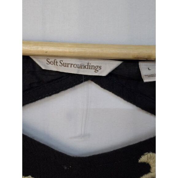 Soft Surroundings Sz L Mirabilis Embroidered Tunic Back Keyhole in Black/Cream - Picture 6 of 8